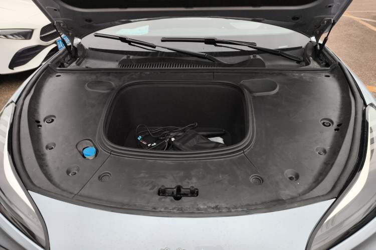 Used NETA GT 2023 560 Engine Bay
