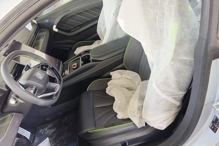 Used NETA GT 2023 560 Left Front Seat