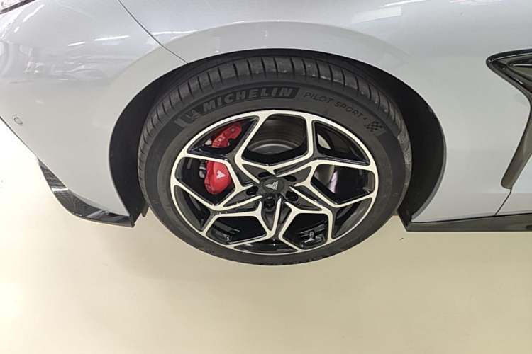 Used NETA GT 2023 580 AWD Left Front Wheel Hub