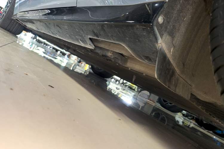 Used NETA GT 2023 580 AWD Sport Edition Left Side Sill