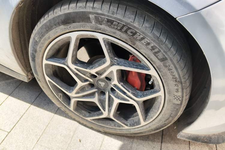 Used NETA GT 2023 580 AWD Right Front Wheel Hub