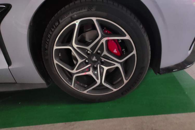 Used NETA GT 2023 580 AWD Right Front Wheel Hub