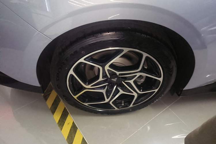 Used NETA GT 2023 560 Right Rear Wheel Hub