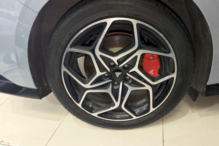 Used NETA GT 2023 580 AWD Sport Edition Right Rear Wheel Hub