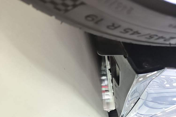 Used NETA GT 2023 580 AWD Right Side Sill