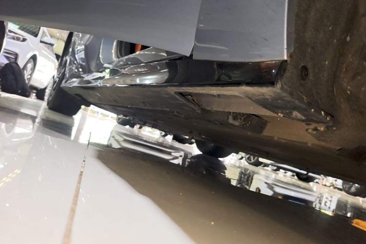 Used NETA GT 2023 580 AWD Sport Edition Right Side Sill