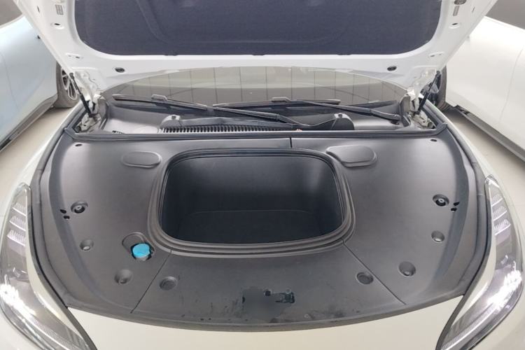 Used NETA GT 2023 560 Engine Bay