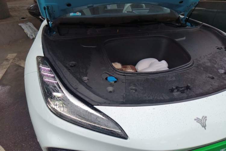 Used NETA GT 2023 580 AWD Engine Bay Right