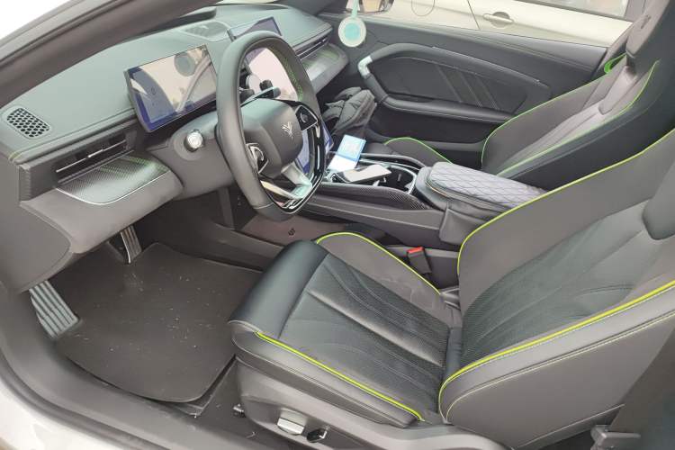 Used NETA GT 2023 560 Left Front Seat