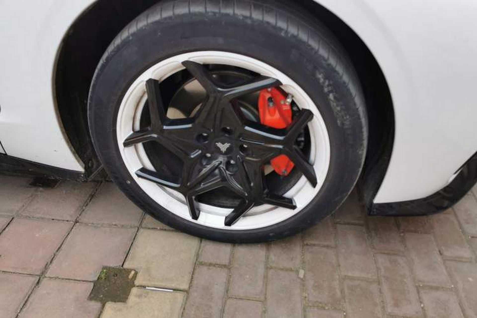 Used NETA GT 2023 580 AWD Sport Edition Right Front Wheel Hub