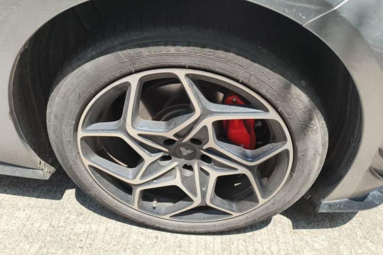 Used NETA GT 2023 580 AWD Right Front Wheel Hub