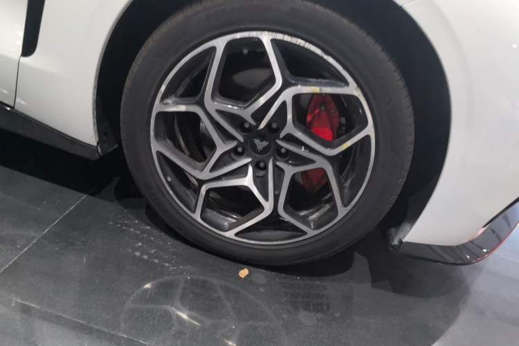 Used NETA GT 2023 580 AWD Right Front Wheel Hub