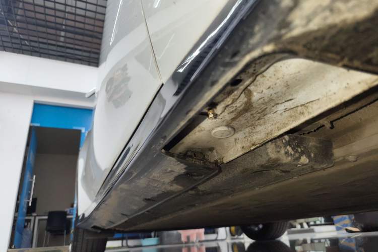 Used NETA GT 2023 560 Right Side Sill