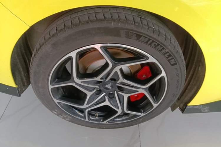 Used NETA GT 2023 580 AWD Right Rear Wheel Hub