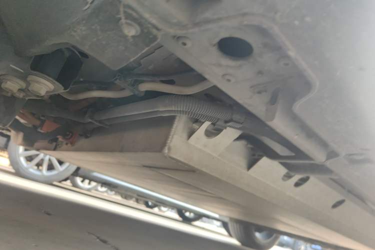 Used NETA L 2024 Extended-Range 310 Flash-Charge Red Edition Chassis Front Left