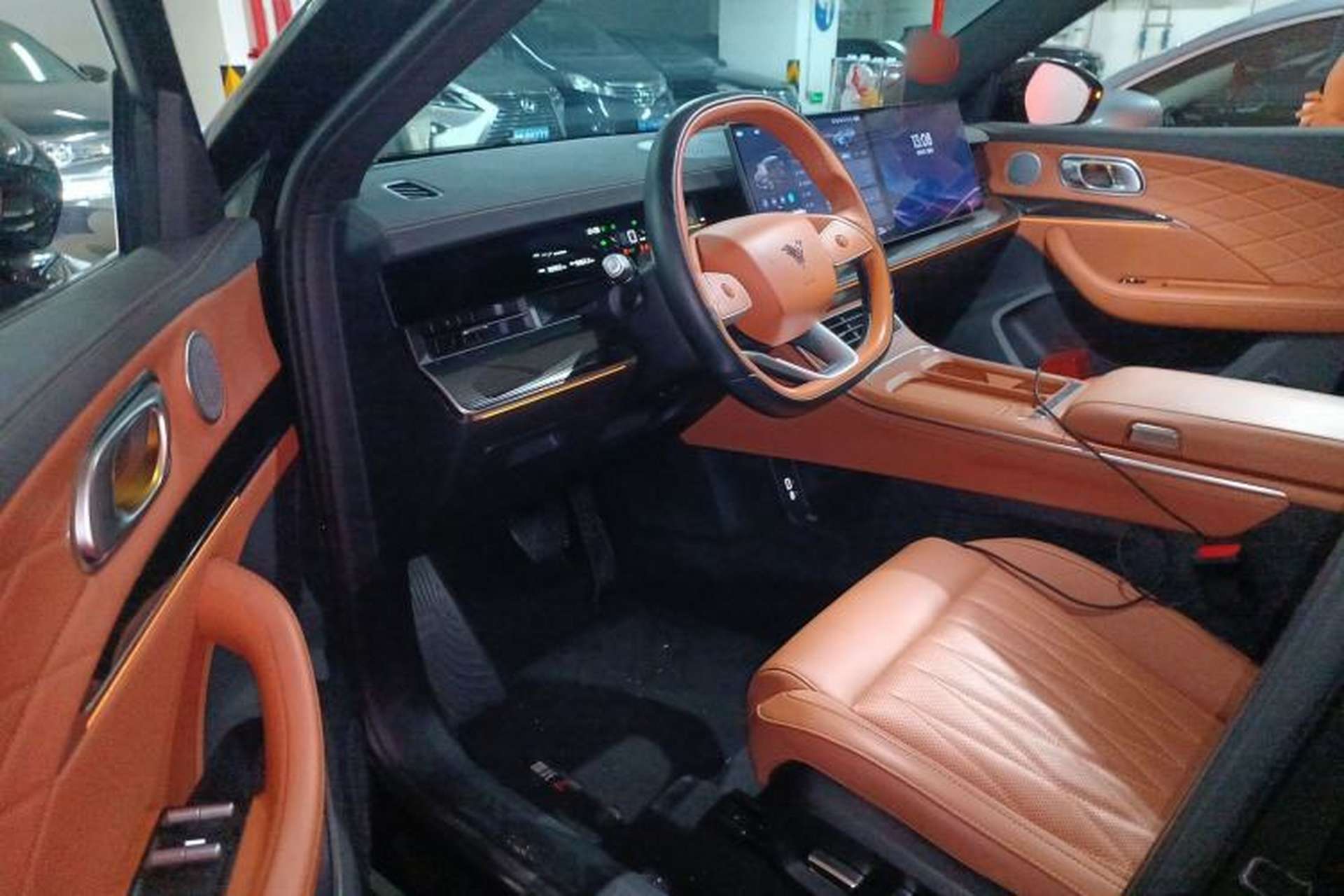 Used NETA L 2024 Extended-Range 310 Flash-Charge Red Edition Driver Seat