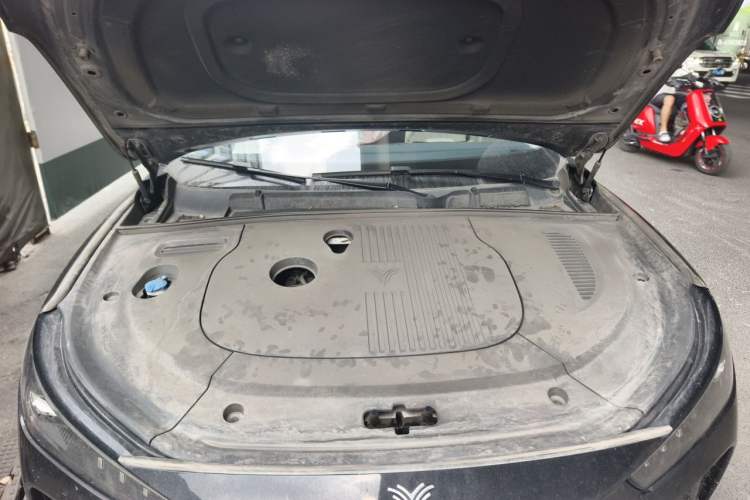 Used NETA L 2024 Extended-Range 310 Flash-Charge Red Edition Engine Bay