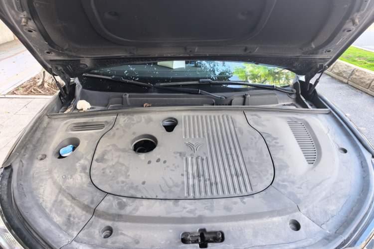 Used NETA L 2024 Extended-Range 310 Flash-Charge Red Edition Engine Bay
