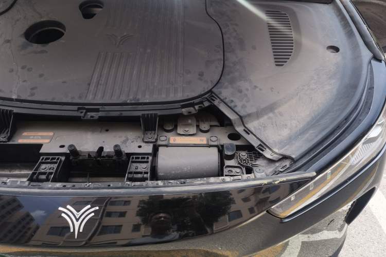 Used NETA L 2024 Extended-Range 310 Flash-Charge Red Edition Engine Bay Left