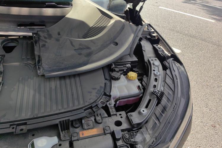 Used NETA L 2024 Extended-Range 310 Flash-Charge Red Edition Engine Bay Left