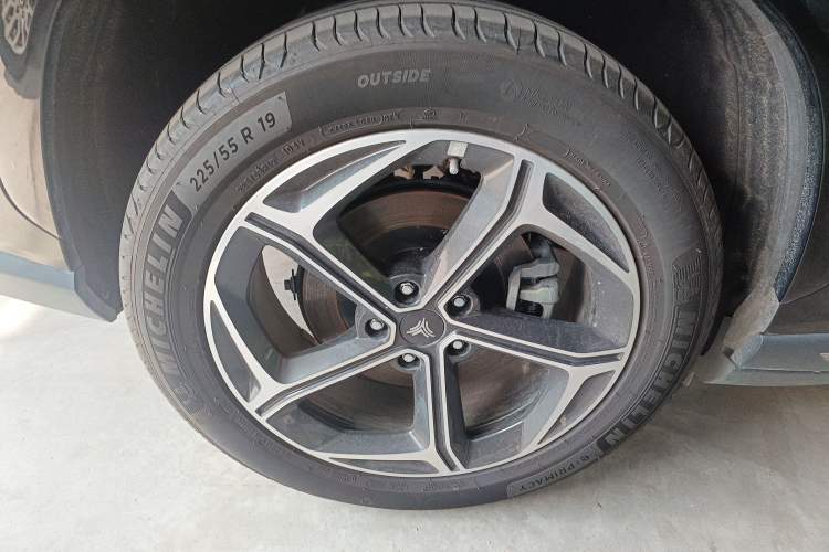 Used NETA L 2024 Range-Extended 220 Luxury Edition Exterior 8
