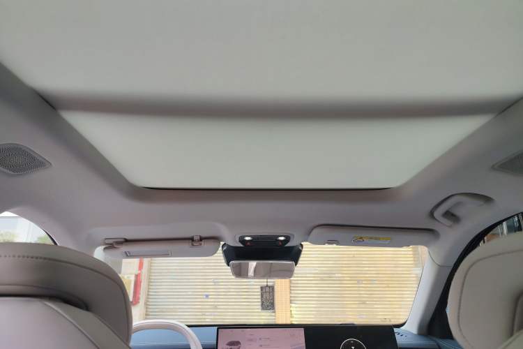 Used NETA L 2024 Extended-Range 220 Flash-Charge Edition Headliner
