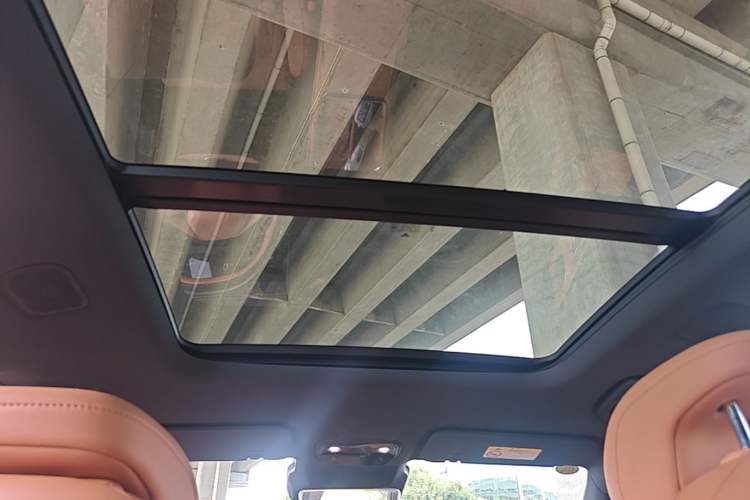 Used NETA L 2024 Extended-Range 310 Flash-Charge Red Edition Headliner