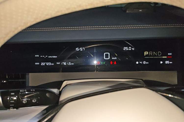 Used NETA L 2024 Extended-Range 310 Flash-Charge Red Edition Instrument Cluster