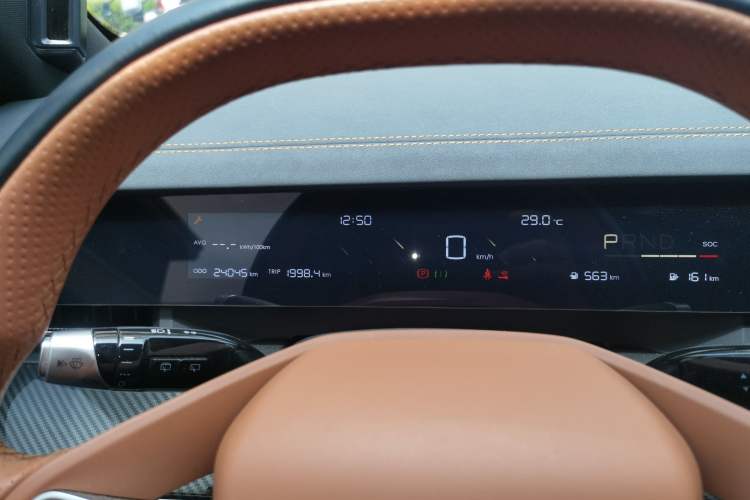 Used NETA L 2024 Extended-Range 310 Flash-Charge Red Edition Instrument Cluster