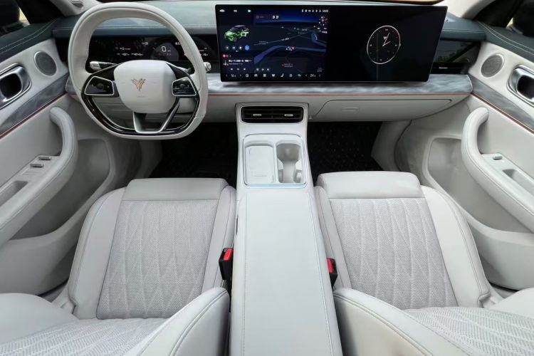 Used NETA L 2024 Range-Extended 220 Luxury Edition Interior 2