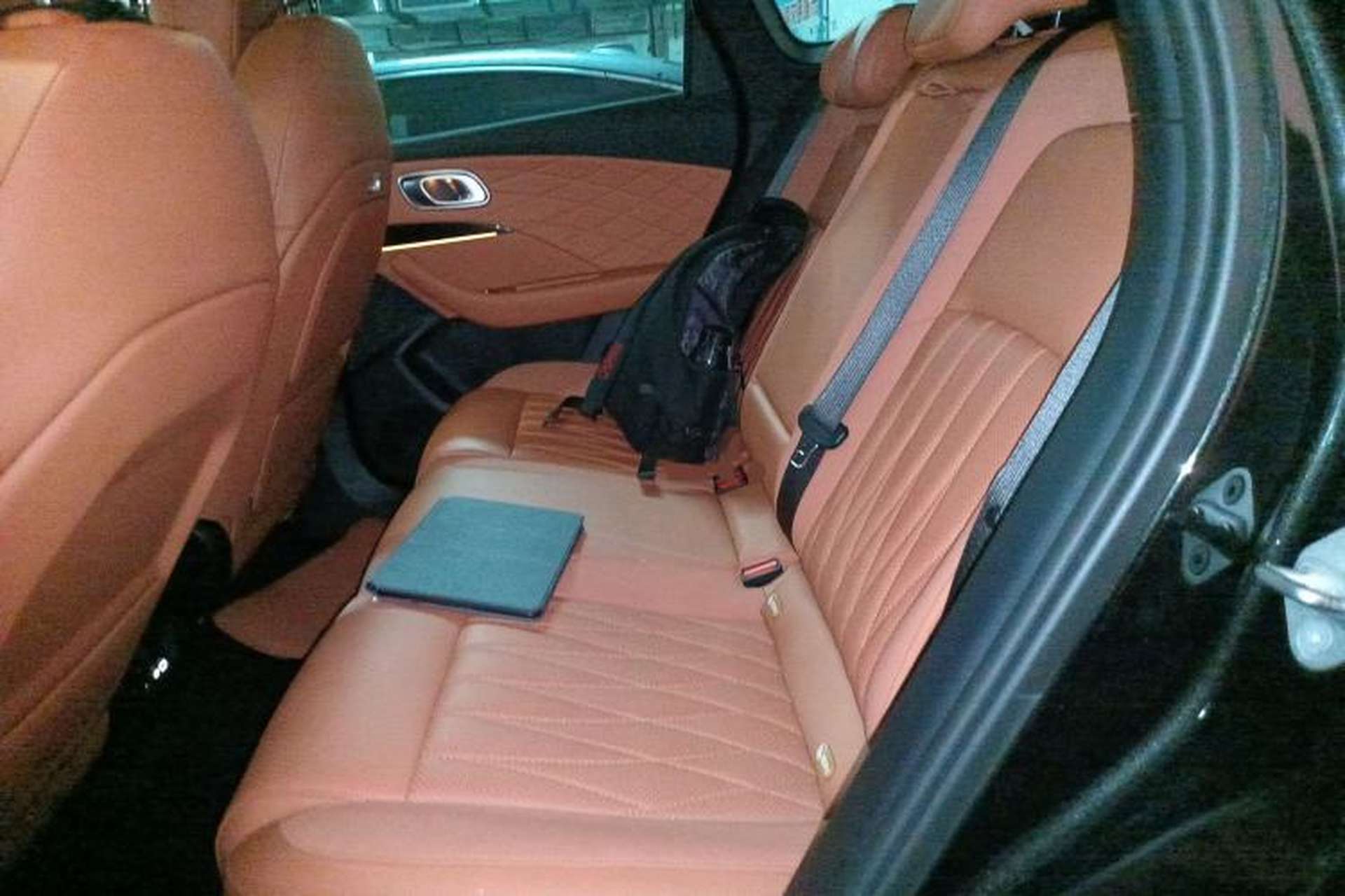 Used NETA L 2024 Extended-Range 310 Flash-Charge Red Edition Interior 4