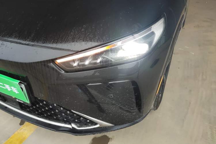 Used NETA L 2024 Extended-Range 310 Flash Charge PRO Edition Left Front Headlight