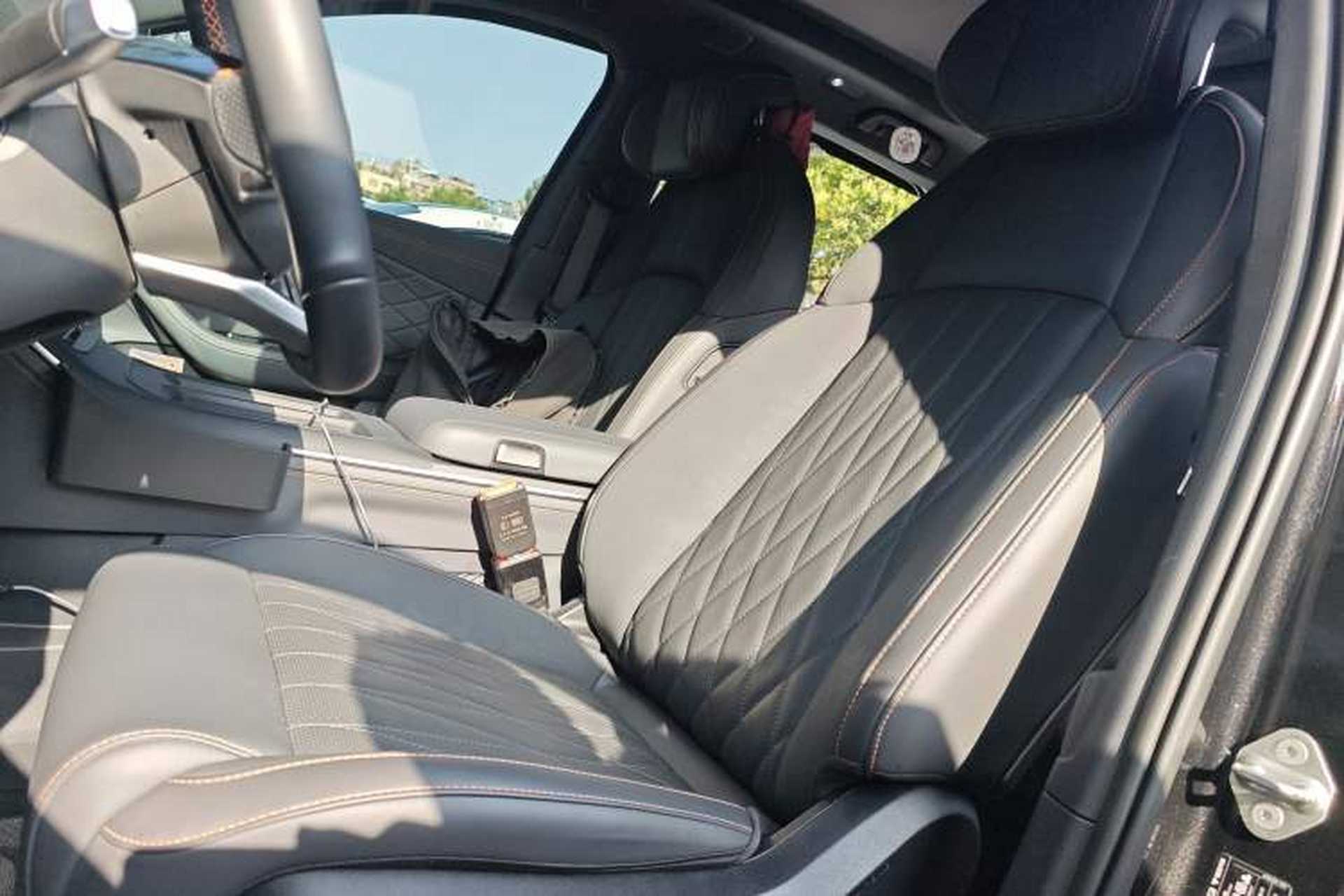 Used NETA L 2024 Extended-Range 310 Flash-Charge Red Edition Left Front Seat