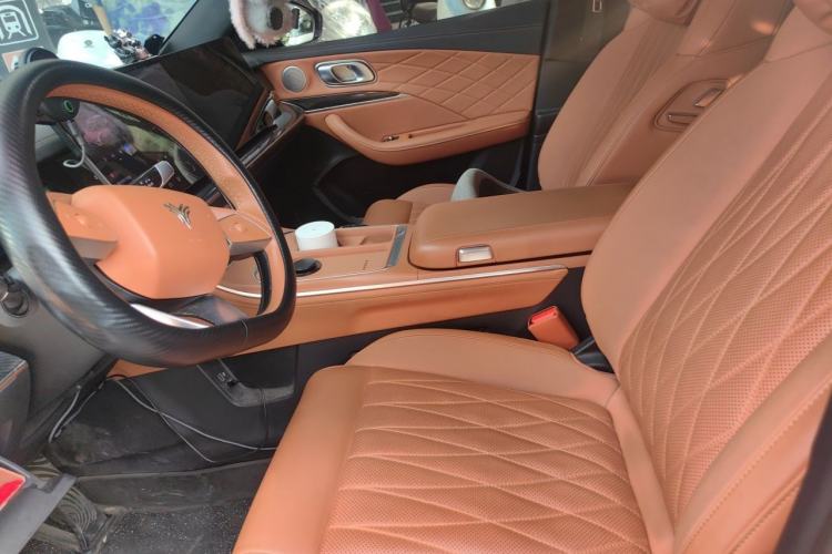 Used NETA L 2024 Extended-Range 310 Flash-Charge Red Edition Left Front Seat