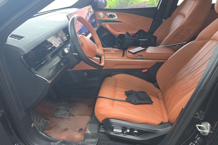 Used NETA L 2024 Extended-Range 220 Flash-Charge Edition Left Front Seat