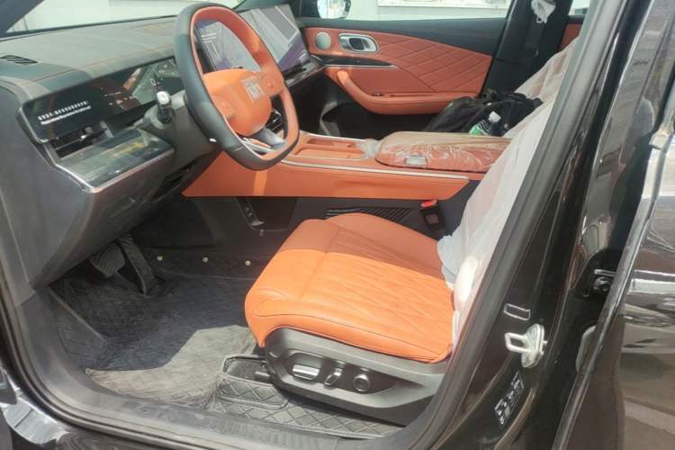 Used NETA L 2024 Pure Electric 510 Flash-Charge Red Edition Left Front Seat