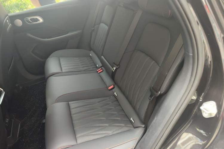 Used NETA L 2024 Extended-Range 310 Flash-Charge Red Edition Left Rear Seat