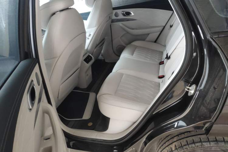 Used NETA L 2024 Extended-Range 310 Flash Charge PRO Edition Left Rear Seat
