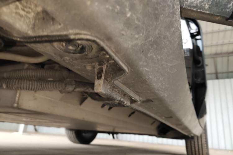 Used NETA L 2024 Extended-Range 310 Flash Charge PRO Edition Left Side Sill