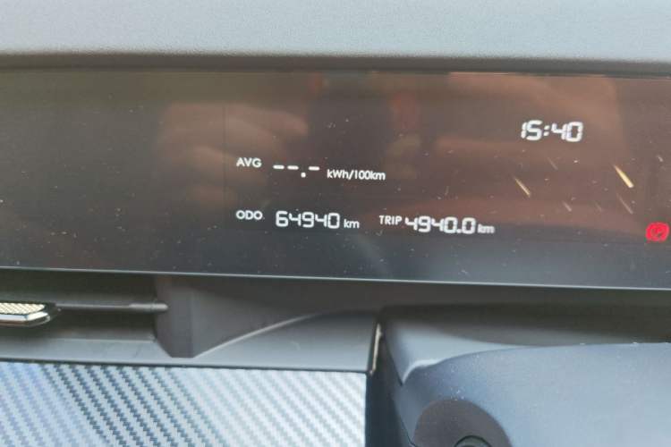 Used NETA L 2024 Pure Electric 510 Flash-Charge Red Edition Odometer Close Up