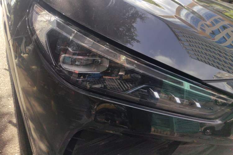 Used NETA L 2024 Extended-Range 310 Flash-Charge Red Edition Right Front Headlight
