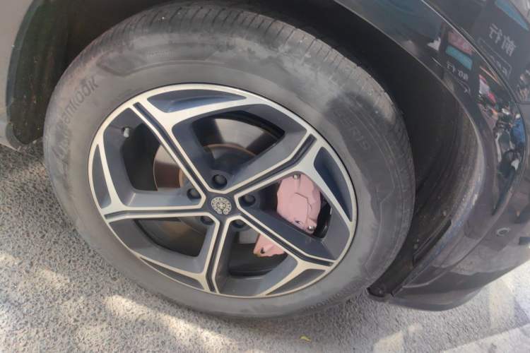 Used NETA L 2024 Extended-Range 310 Flash-Charge Red Edition Right Front Wheel Hub