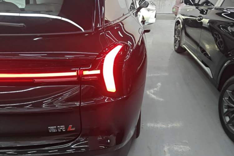 Used NETA L 2024 Extended-Range 310 Flash-Charge Red Edition Right Rear Taillight