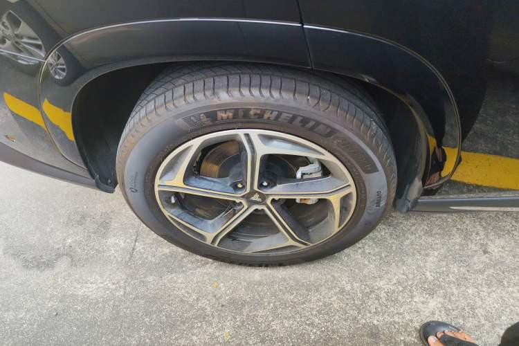 Used NETA L 2024 Extended-Range 220 Flash-Charge Edition Right Rear Wheel Hub