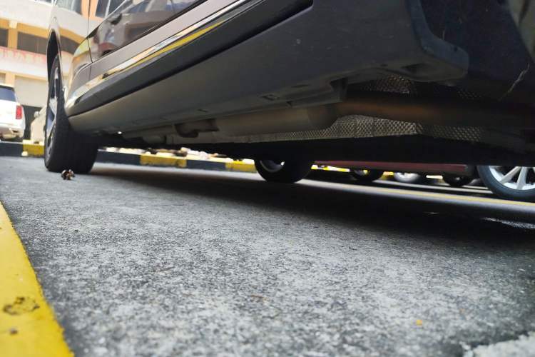 Used NETA L 2024 Extended-Range 220 Flash-Charge Edition Right Side Sill