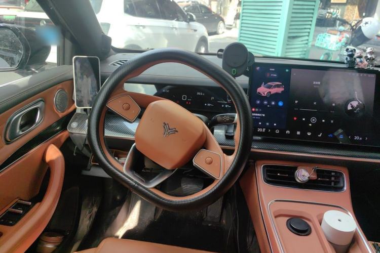 Used NETA L 2024 Extended-Range 310 Flash-Charge Red Edition Steering Wheel