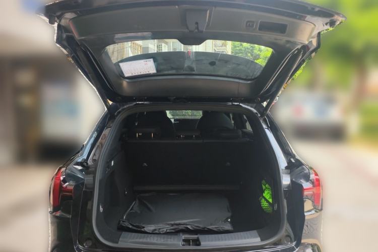 Used NETA L 2024 Extended-Range 310 Flash-Charge Red Edition Trunk
