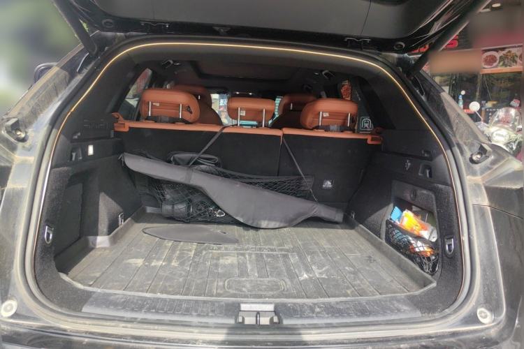 Used NETA L 2024 Extended-Range 310 Flash-Charge Red Edition Trunk