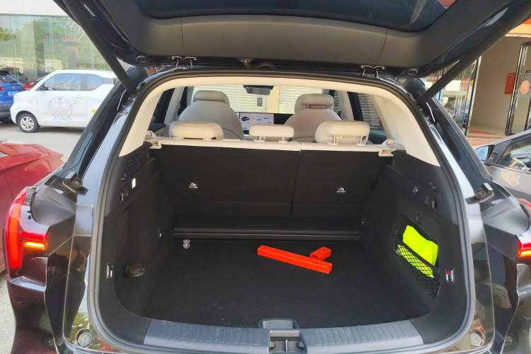Used NETA L 2024 Extended-Range 220 Flash-Charge Edition Trunk