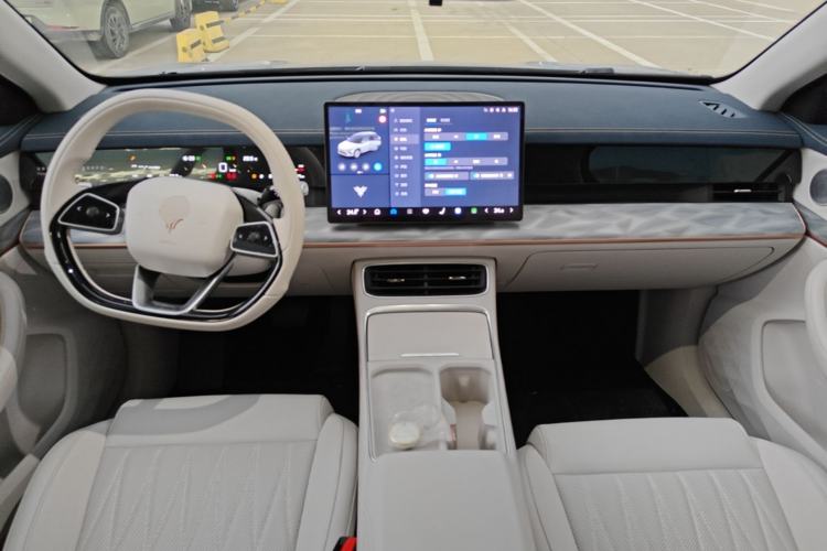 Used NETA L 2024 Extended-Range 310 Flash-Charge Edition Center Console